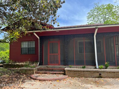 310 N Haley St, Hazlehurst, MS 39083 - photo 3