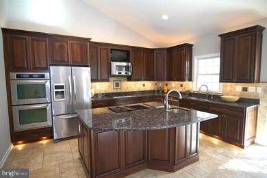 4464 Bartholow Rd, Sykesville, MD 21784 - photo 4