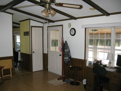 141 Lancaster Rd unit 14, Gorham, NH 03581 - photo 5