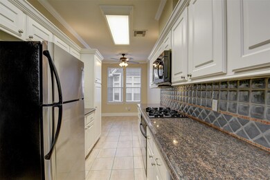735 Arlington St unit 5, Houston, TX 77007 - photo 4