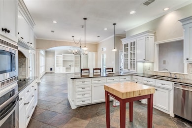 Kitchen is open to family room