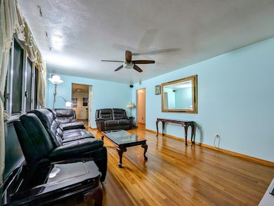 14 Stuart Dr, Danbury, CT 06811 - photo 4