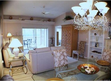 DINING ROOM LOOKING TOWARDS LANAI