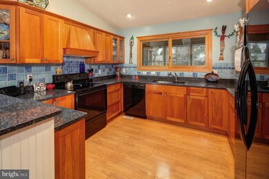 418 Holly Dr, Annapolis, MD 21403 - photo 6