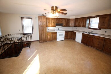 191 West St, Ludlow, MA 01056 - photo 2