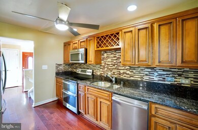 1603 Nathan Ln, Herndon, VA 20170 - photo 6