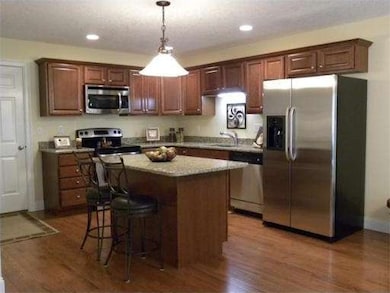 517 Ideal Ln unit 601, Ludlow, MA 01056 - photo 5