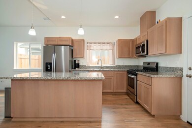 3854 Anthem Ave, White City, OR 97503 - photo 5