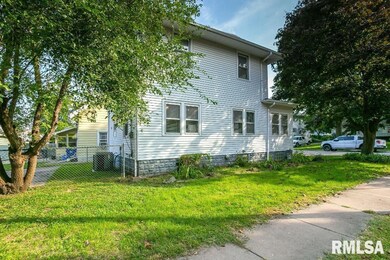 2026 Tremont Ave, Davenport, IA 52803 - photo 2