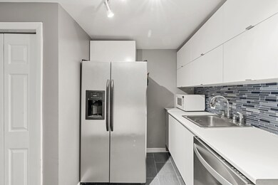 108 Decatur St unit 5, Arlington, MA 02474 - photo 2