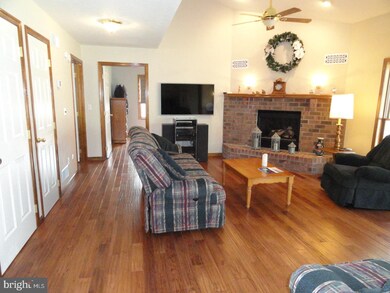 1134 Brinckman Rd, Pennsburg, PA 18073 - photo 4