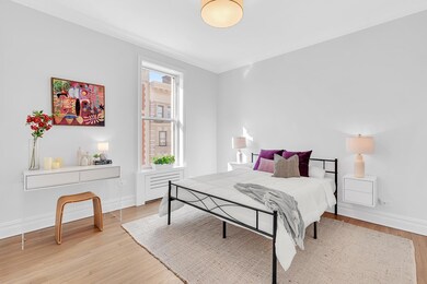 Warwick Arms unit 7 D, New York, NY 10024 - photo 5