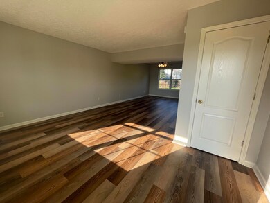 407 Village Dr, Frankfort, KY 40601 - photo 2