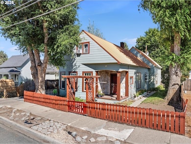 2420 9th St, Baker City, OR 97814 - photo 2