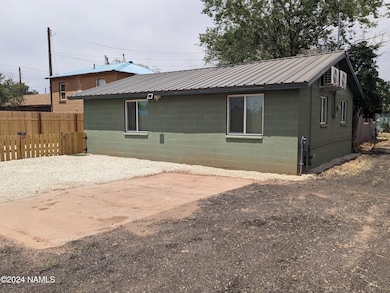 404 E 4th St, Winslow, AZ 86047 - photo 2