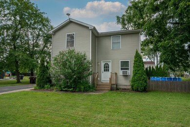 8 Foss St, Westfield, MA 01085 - photo 2