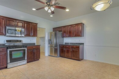 007-Kitchen