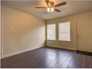 6403 Auburn Dr unit B, Austin, TX 78723 - photo 6
