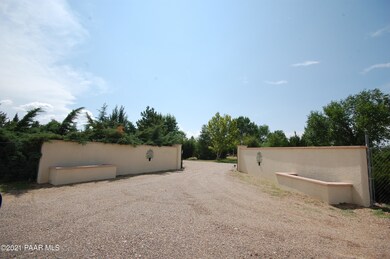 25300 N Naples St, Paulden, AZ 86334 - photo 2