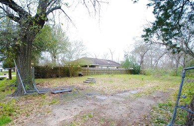 978 Dolly Wright St, Houston, TX 77088 - photo 6
