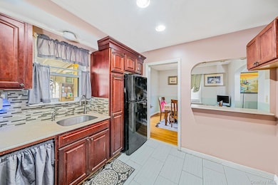 64 E Chester St, Valley Stream, NY 11580 - photo 6