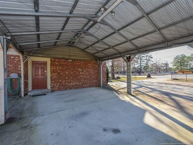 1575 Ireland Dr, Fayetteville, NC 28304 - photo 6