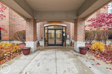 2118 Country Club Dr unit 10, Saint Clair Shores, MI 48082 - photo 4