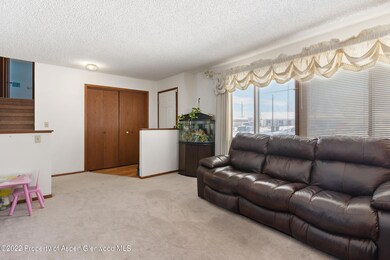 345 Cedar Cir_008