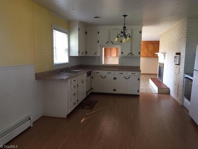 146 Jane Sowers Rd, Statesville, NC 28625 - photo 2