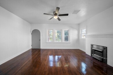 2708 Gold Ave, El Paso, TX 79930 - photo 4