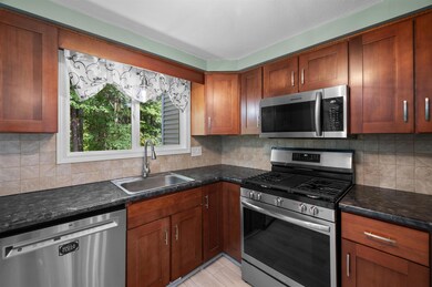 4 Pine Meadows Dr, Exeter, NH 03833 - photo 2