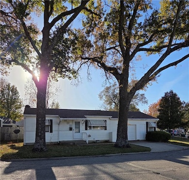 1711 Lockhart Ln, Osawatomie, KS 66064 - photo 2