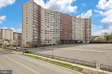 The Pavilion on the Park unit 904, Alexandria, VA 22304 - photo 3
