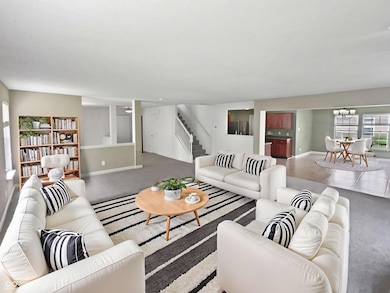 13947 Meadow Lake Dr, Fishers, IN 46038 - photo 2