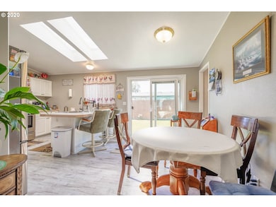 1016 SW Joshua Dr, Hermiston, OR 97838 - photo 6