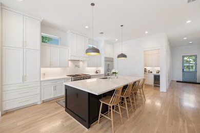 726 E 11th 1 2 St, Houston, TX 77008 - photo 5