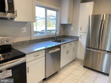 7705 Michele Dr, Hyattsville, MD 20785 - photo 6