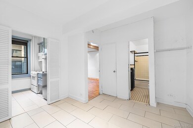 Walden Terrace unit 1D, Rego Park, NY 11374 - photo 4