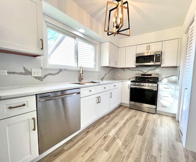 1373 Cimarron Ct unit 49, Elgin, IL 60120 - photo 2