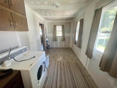 49 3rd St SE, Linton, IN 47441 - photo 4