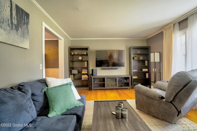 Family room 2