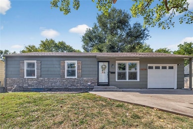 8538 Goodman St, Overland Park, KS 66212 - photo 2