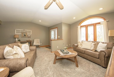 2419 Carstensen Dr, Waverly, IA 50677 - photo 5