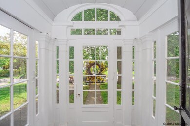 94 S Pine Ave, Albany, NY 12208 - photo 2