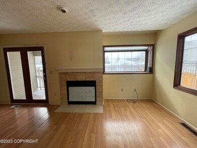 Living Room w/fireplace