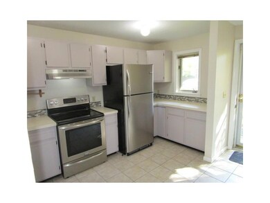 Kitchen. Brand new appliances