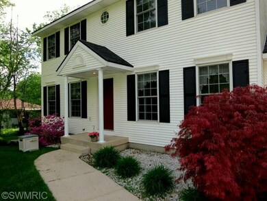 2309 Dean Lake Ave NE, Grand Rapids, MI 49505 - photo 2