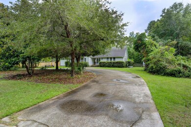 103 Bradley Pines Dr-large-002-24-07 08