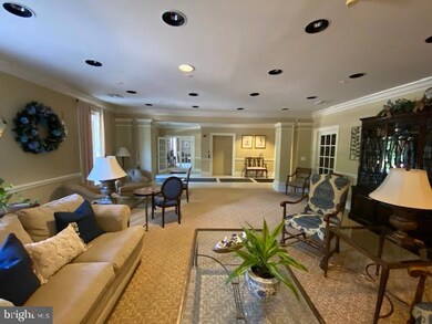 11924 Darnestown Rd unit 204, Gaithersburg, MD 20878 - photo 2