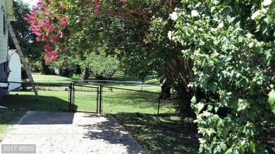 516 Hill Rd, Hyattsville, MD 20785 - photo 2